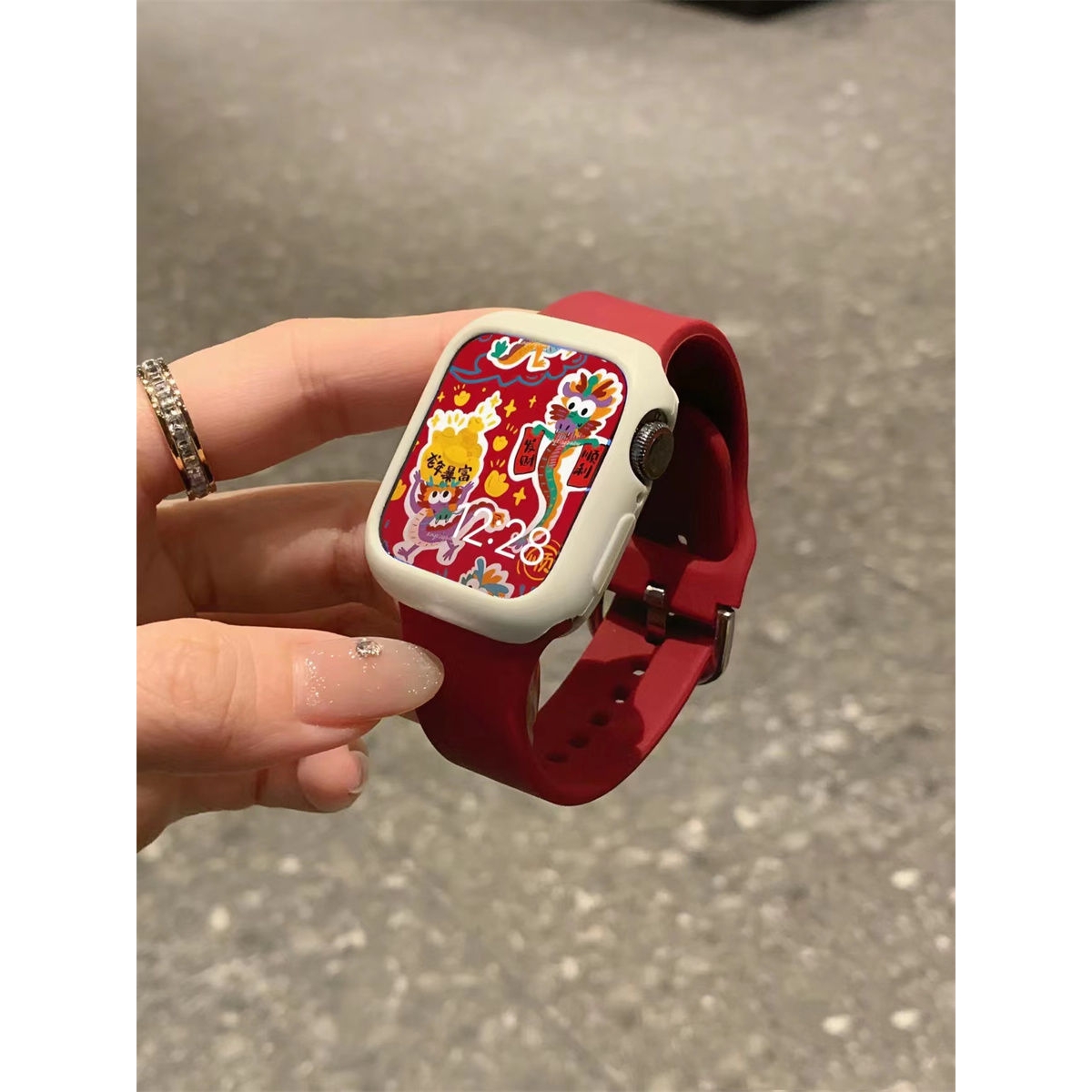 1994ins适用ApplewatchS9/10新年红色硅胶表带苹果手表876543亲肤