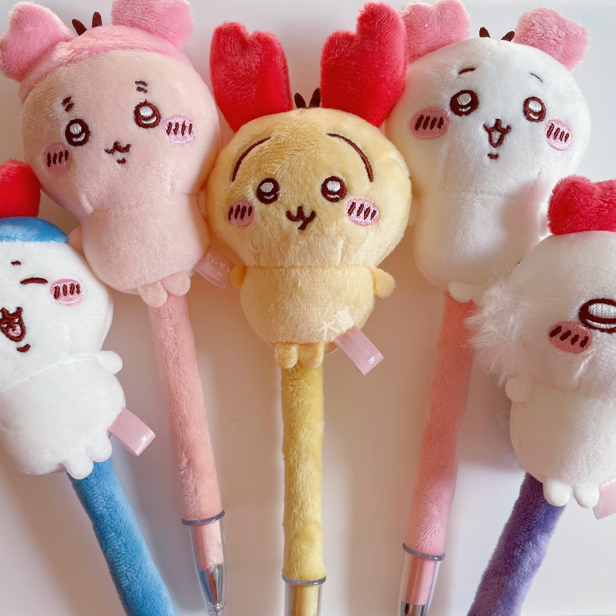 日本chiikawa吉伊卡哇限定新款可爱螃蟹毛绒玩偶头圆珠笔0.7mm