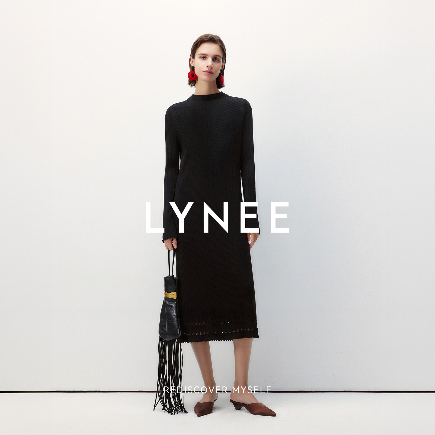 LYNEE【风琴裙】坑条半高领内搭针织连衣裙女冬季新款百搭小黑裙