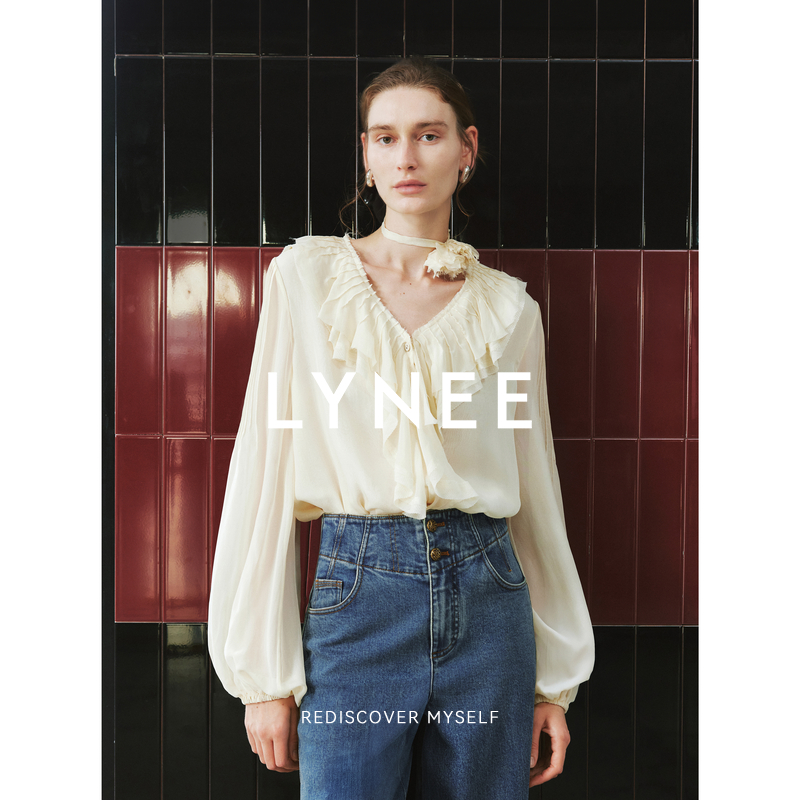 LYNEE【黑标系列】伊丽莎白玫瑰荷叶边上衣设计感v领长袖真丝衬衫