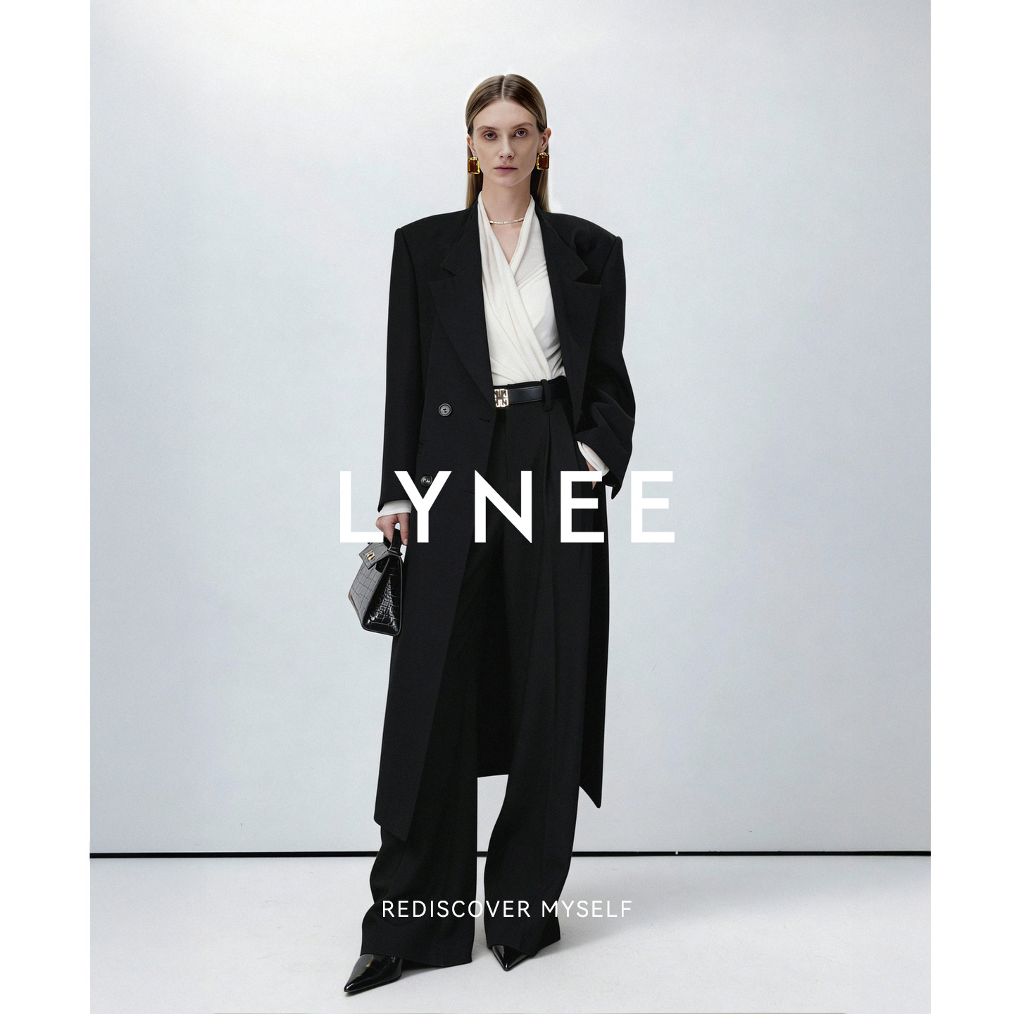 LYNEE 100精纺绵羊毛宽肩大版气质黑色长大衣女松弛感毛呢外套