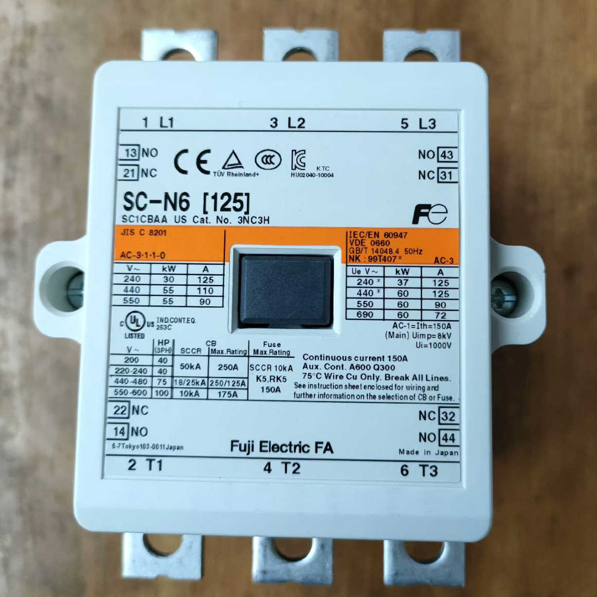 FUJI交直流通用接触器SC-N4 SC-N5 SC-N6 SC-N7 SC-N8 SC-N10 12