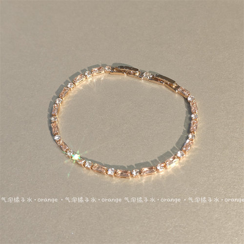 爆闪香槟色小方糖锆石手链