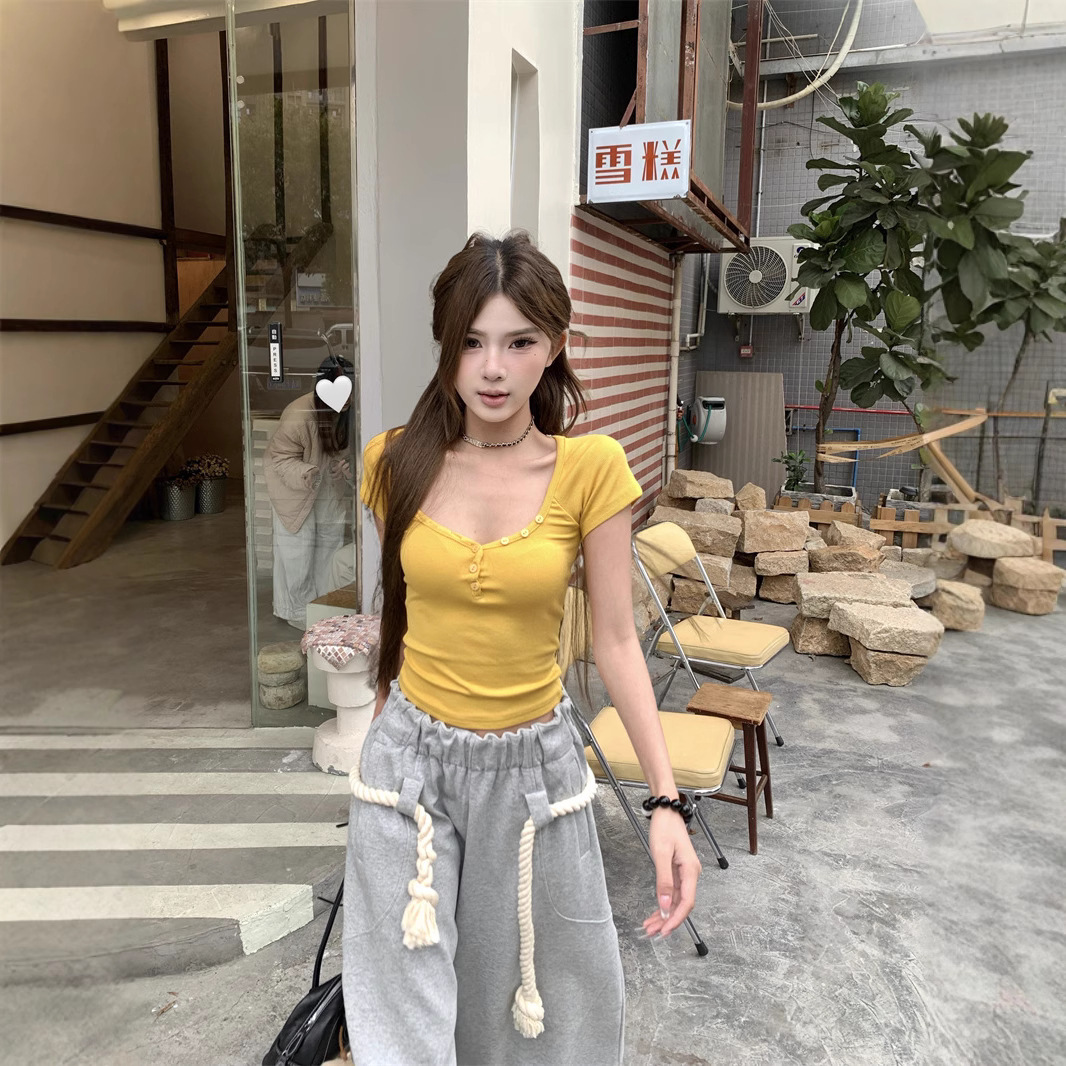v领短袖T恤女2025夏季修身内搭设计感辣妹简约显瘦短款百搭上衣潮