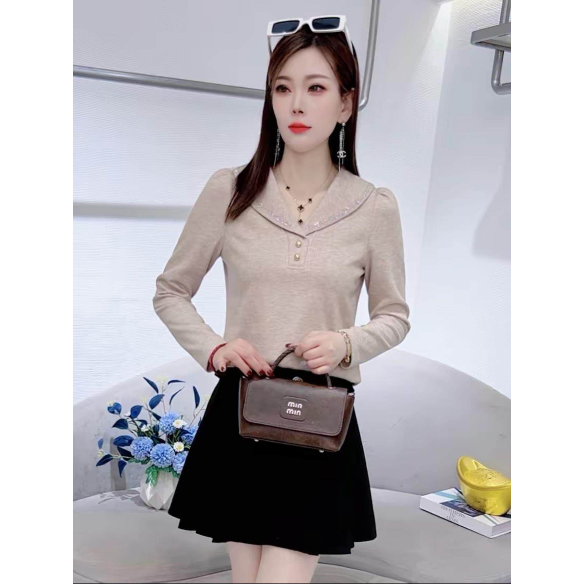 MONLOUVE时尚长袖T恤女士秋冬季新款洋气减龄花边V领上衣小个子休