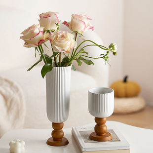 高脚实木底陶瓷花瓶白色竖纹插花水培花器家居小众软装饰摆件法式