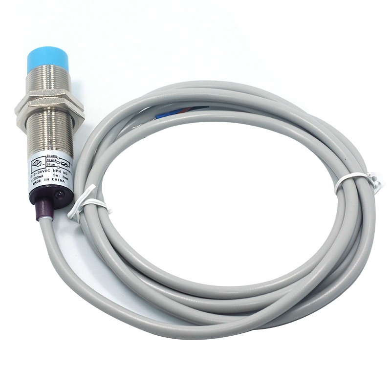 金属感应接近开关传感器三线12~24V M12/M18/M30二线常开NPN常闭