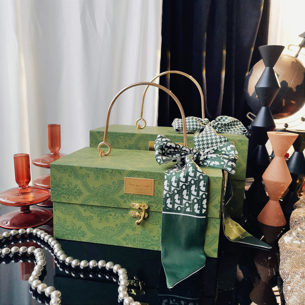森系三八绿色手提盒红色生日结婚礼盒复古伴手礼盒婚礼喜糖盒丝巾