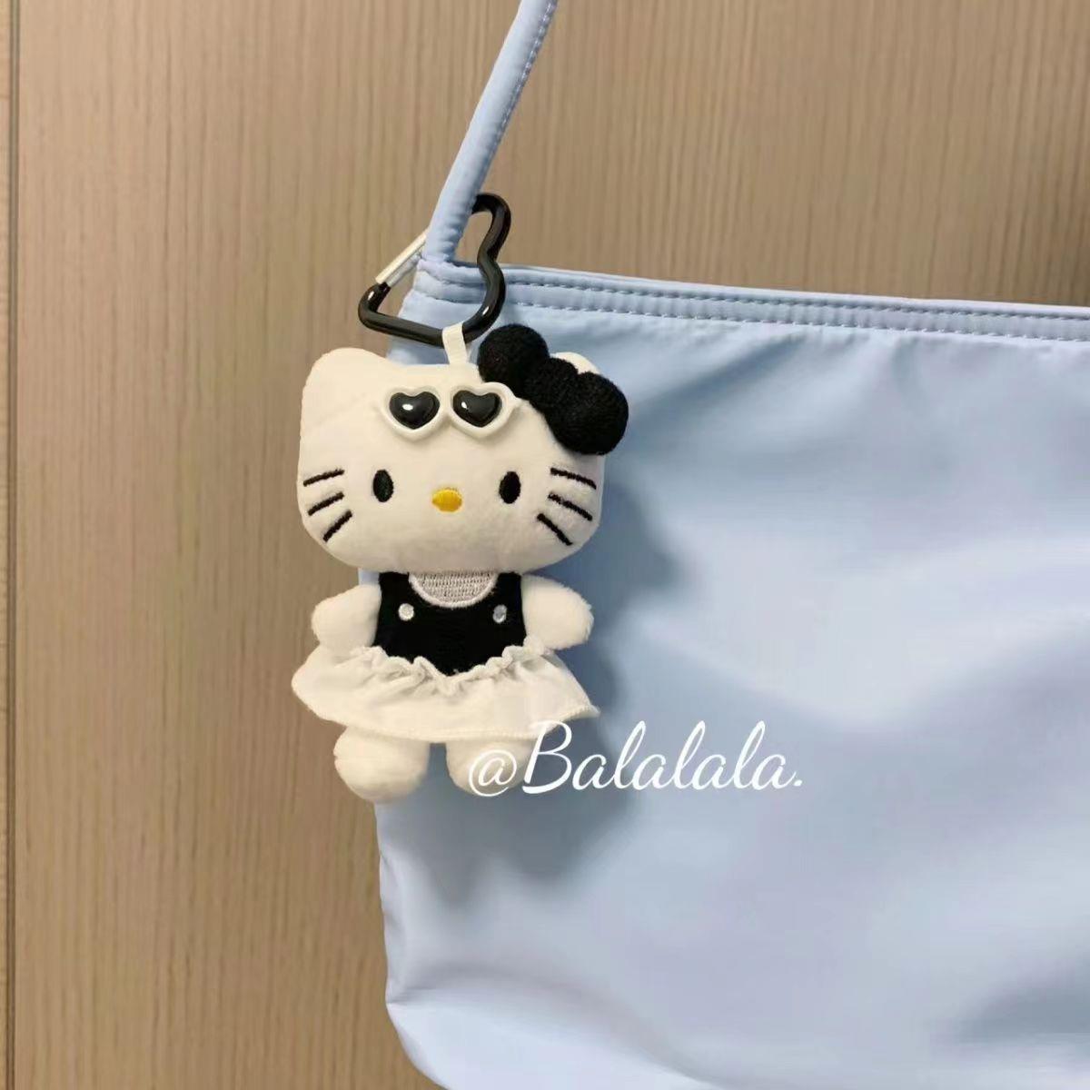可爱HelloKitty公仔挂件软萌智秀同款高级爱心钥匙扣挂饰女生礼物