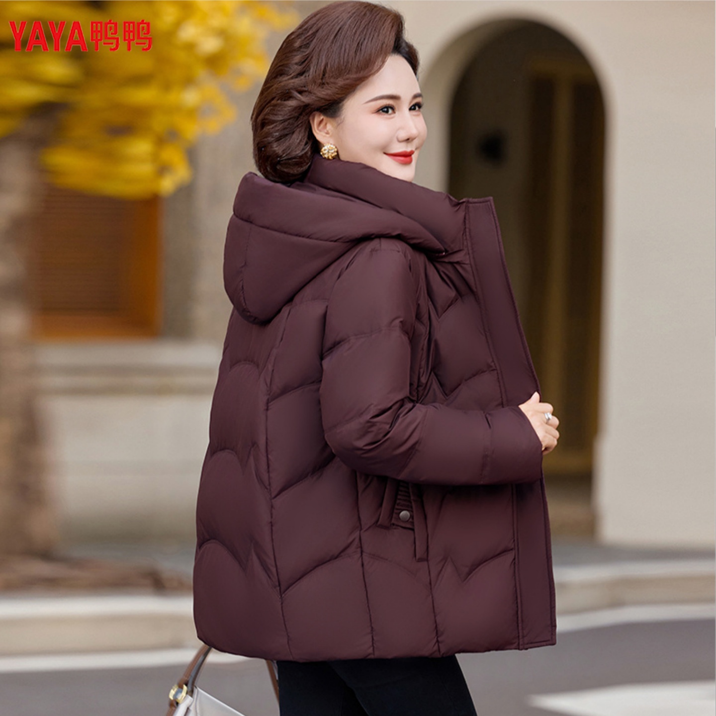 鸭鸭短款羽绒服短款加厚洋气外套