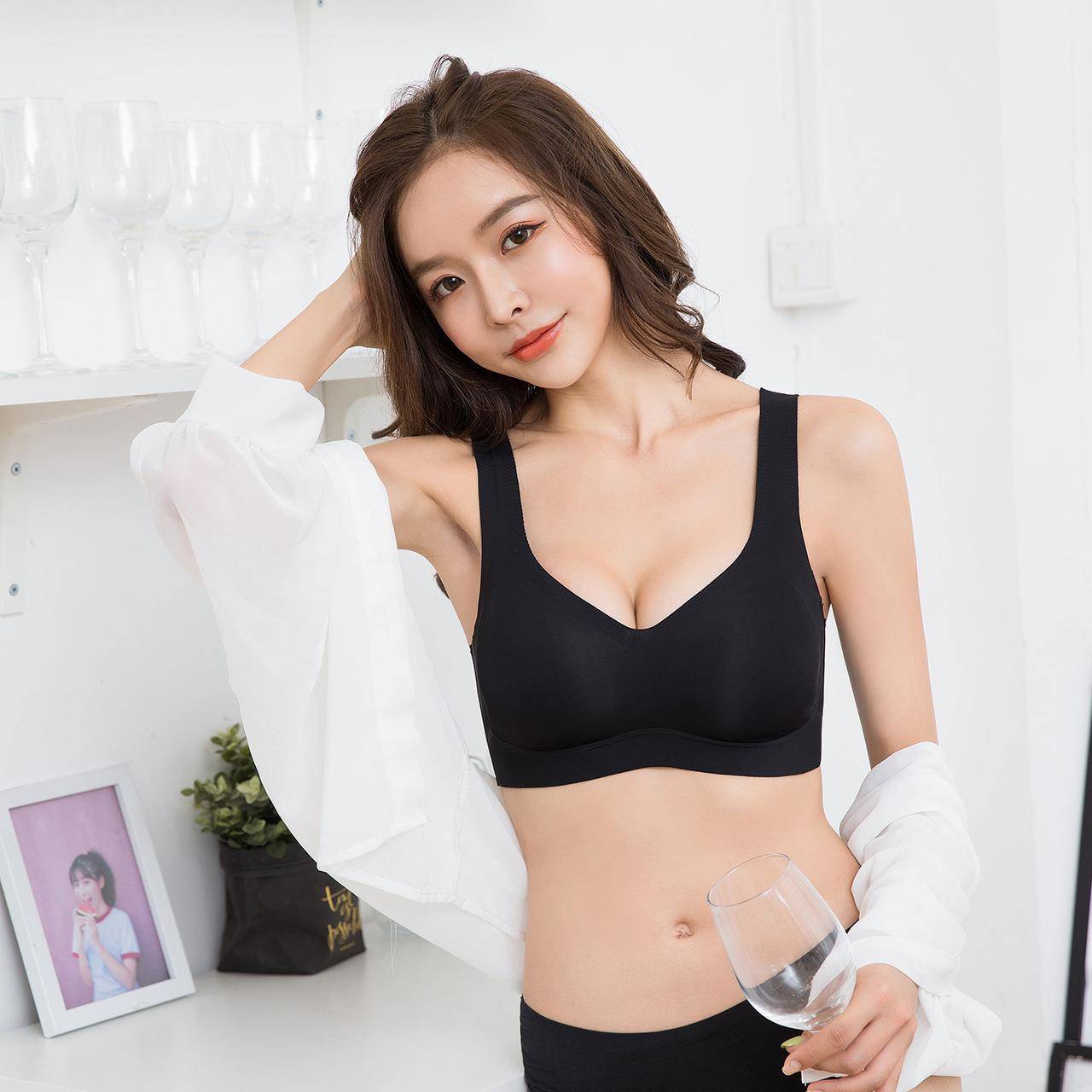 品日华家无本痕深V隐形排扣内运UZZ衣女无钢圈动聚拢简正约文胸