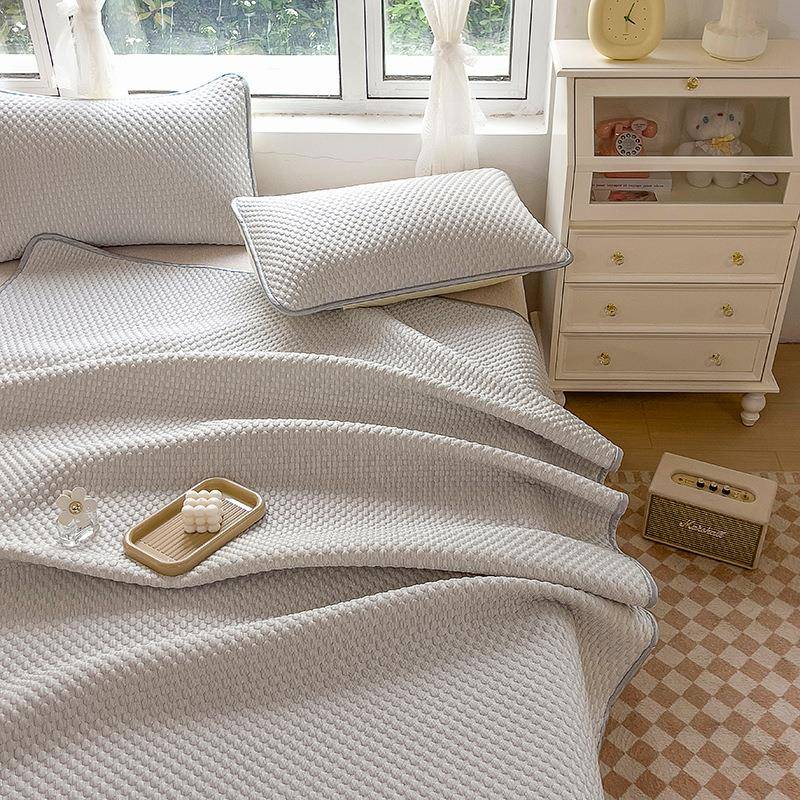 夏季豆豆冰丝凉席zt 凉席2三套家用件可水洗叠软席单人空冰折调席