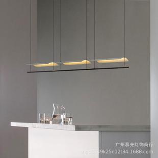 设计师吊灯2021年新款工作室led长条灯北欧极简创意吧台餐厅吊灯