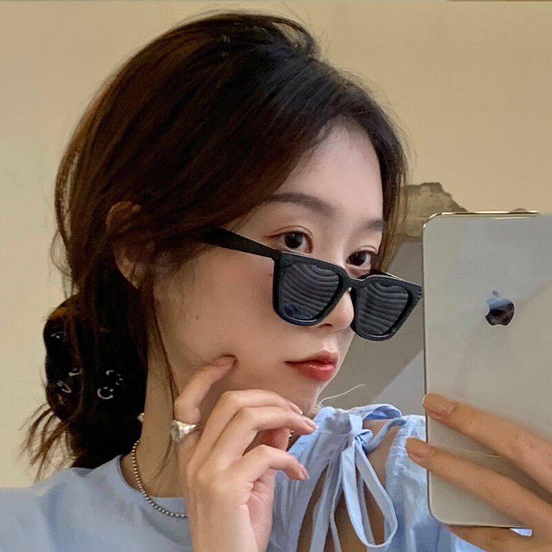 登戴品牌太阳镜女复古猫眼2021年新款韩版高级感法式墨镜街拍黑框