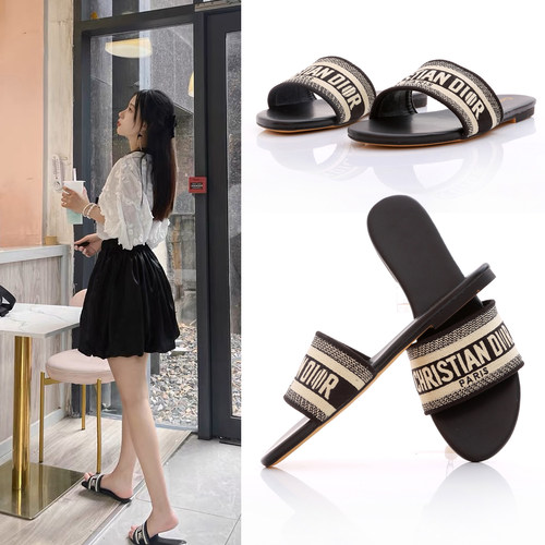 刺绣平底真皮外穿凉拖鞋