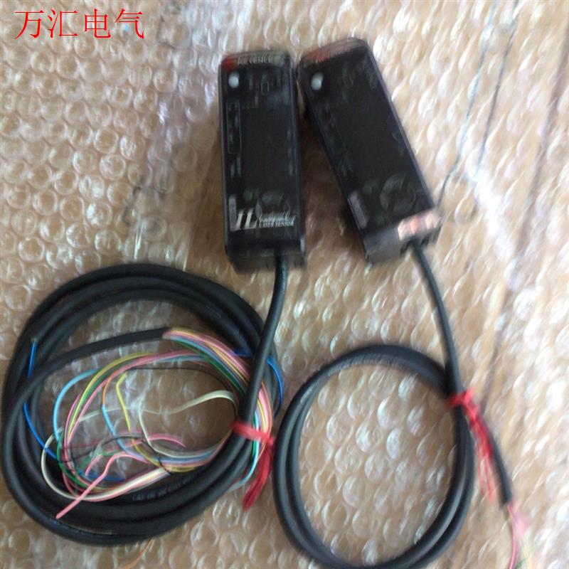 基恩士IL-1050/1000激光传感器、实物拍摄、成色不错(议价)