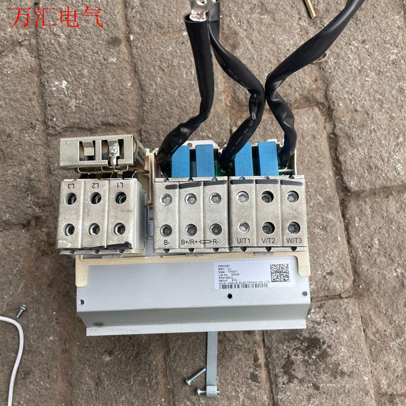 九成新伟肯变频器 PP01097 电抗器 端子 电抗器(议价)