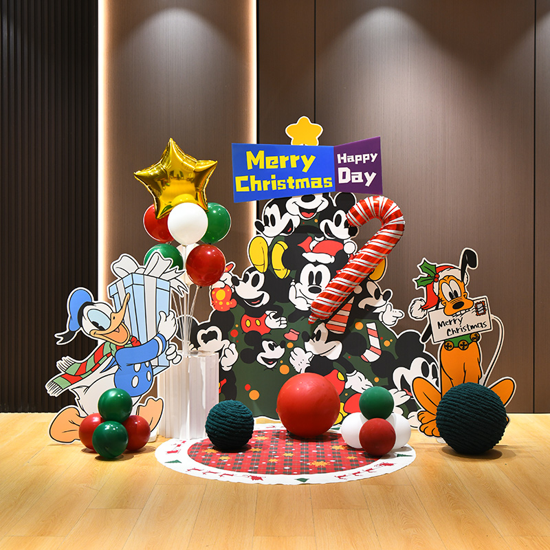 米奇小屋圣诞kt板背景墙布置商场店铺活动氛围感拍照道具场景装饰