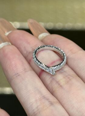 S925纯银高级感百搭小众Ribbon尾戒叠戴钻戒简约V型满圈排钻戒指