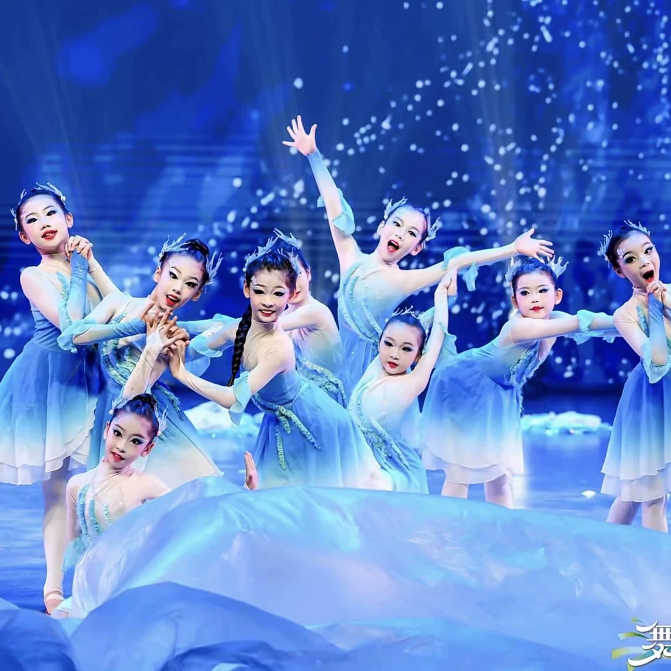 逐浪奏鸣曲鱼儿欢歌舞蹈服傣族儿童古典舞表演服唧唧鱼儿跃演出服