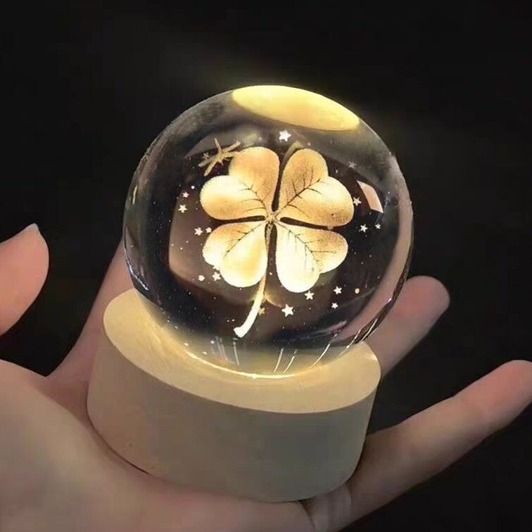 发光四叶草水晶球小摆件桌面装饰图片