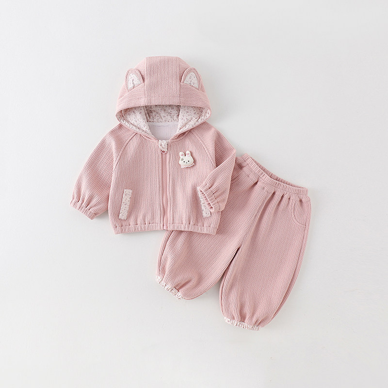 婴幼儿春秋时尚套装分体宝宝秋季衣服新生儿女宝兔子秋冬可爱超萌