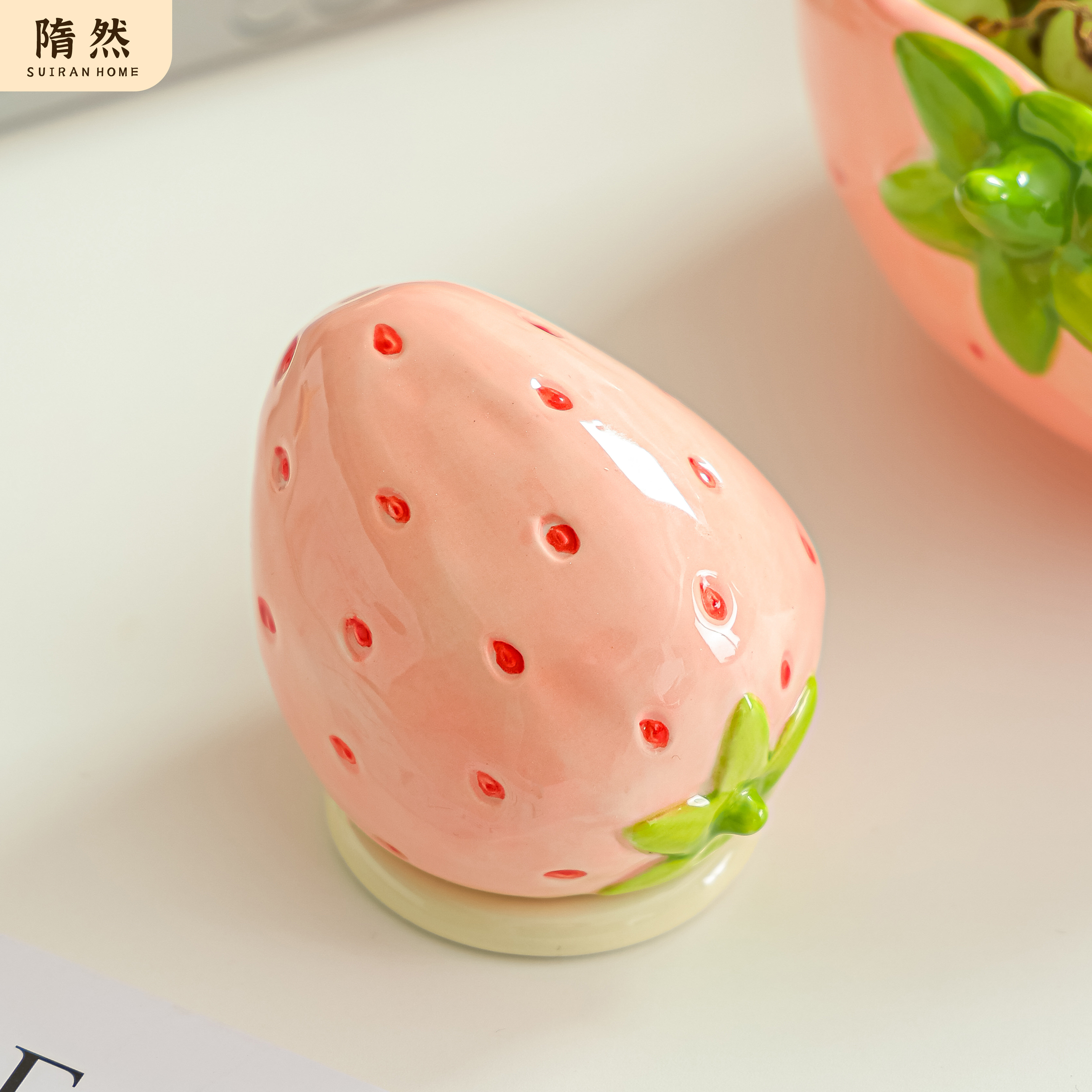 草莓牙签盒家用2025新款陶瓷牙签筒可爱创意棉签罐牙线收纳盒摆件