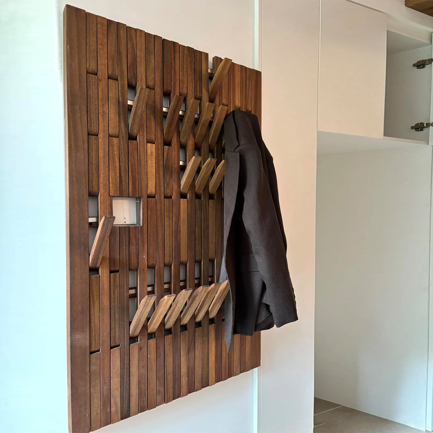 胡桃木钢琴键挂衣架入户墙上卧室壁挂挂衣钩转角实木床头柜衣帽架,住宅家具,床头柜,淘宝优惠券,粉丝福利购,淘宝优惠卷