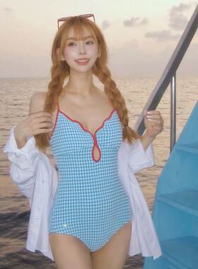 2023网红新款泳装性感美背小胸聚拢遮肚显瘦小清新格子连体泳衣女