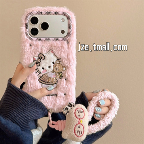 jze秋冬粉色毛绒茸小熊kitty刺绣适用苹果17ProMax手机壳iphone15新款16pro女13带挂绳15pro可爱14防摔保护套