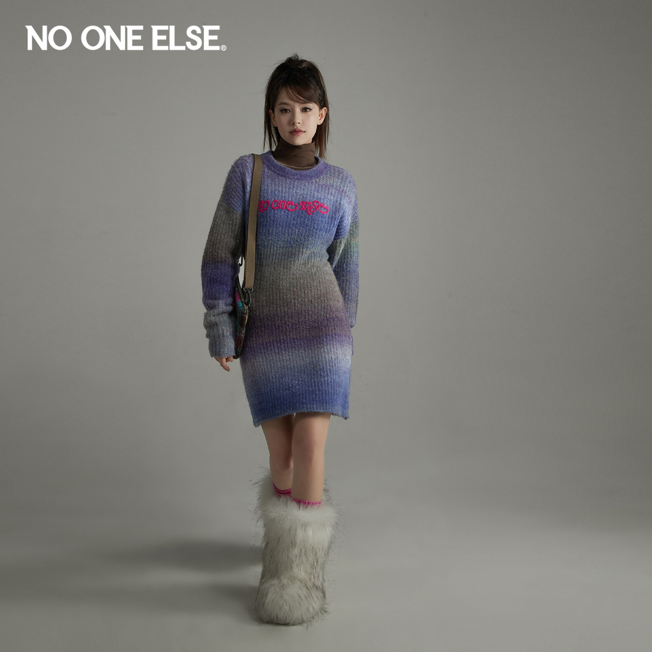 NO ONE ELSE渐变针织连衣裙女2026年春秋新款时尚洋气绣花包臀裙