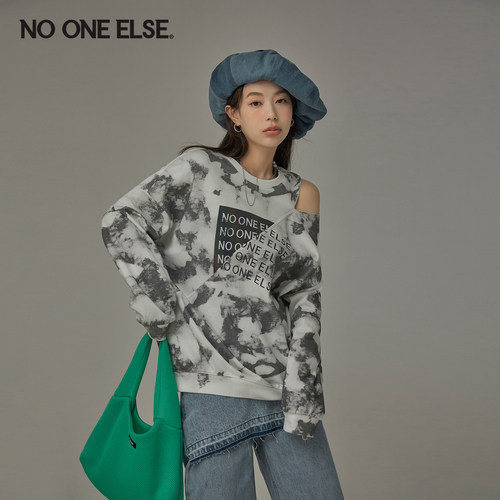 NOONEELSE露肩印花扎染卫衣