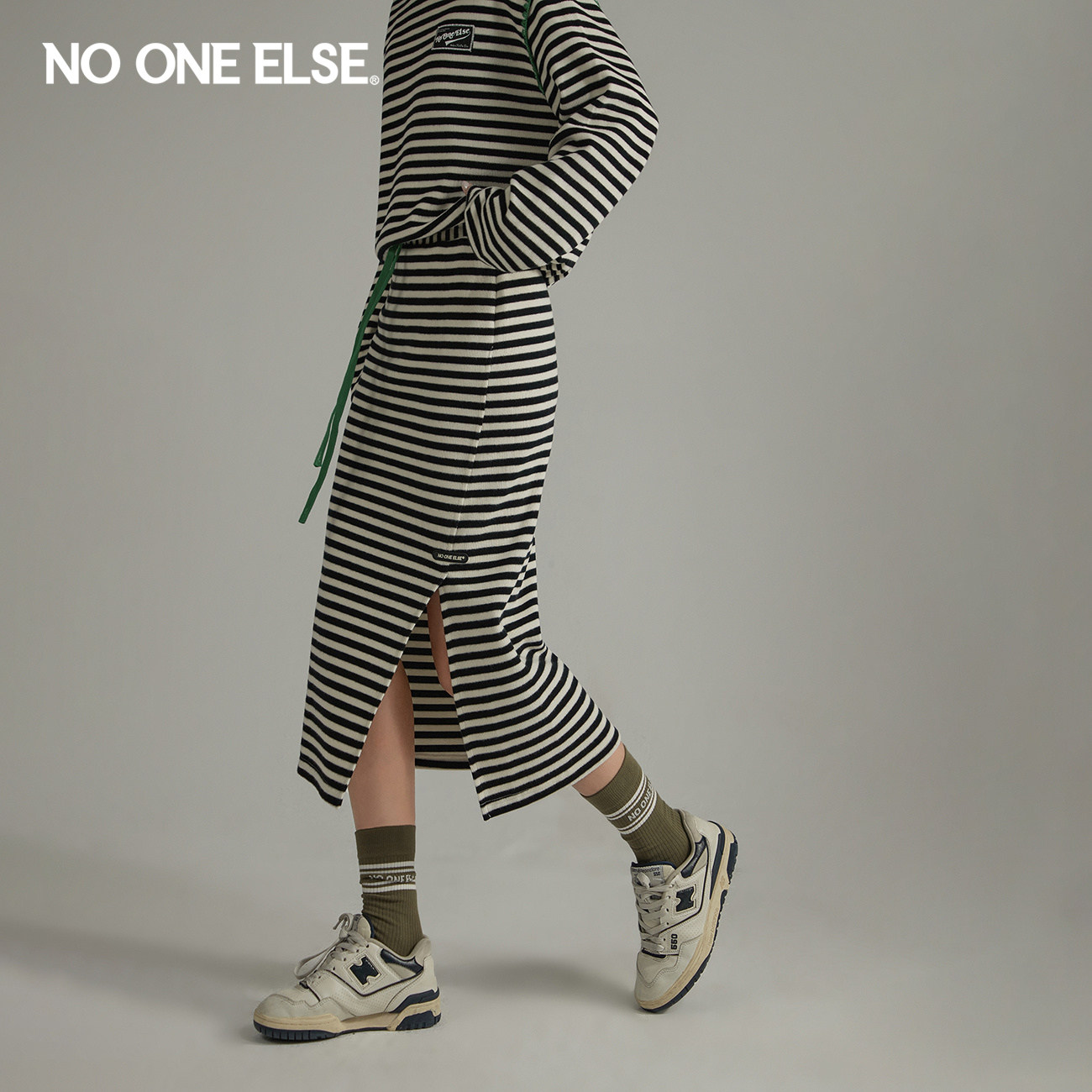 NO ONE ELSE条纹开叉半身裙女2026早秋新品休闲百搭高腰抽绳长裙