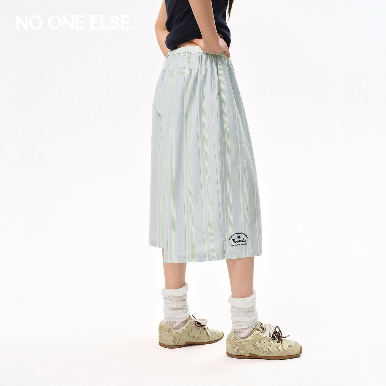 NO ONE ELSE抽绳条纹阔腿休闲裤女士2026夏季新款拼接字母中裤子