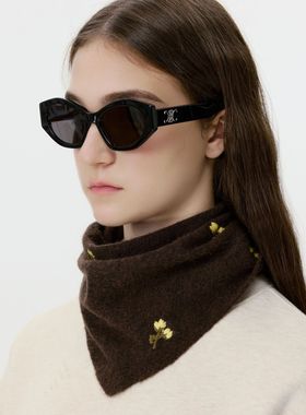 日本品质小众复古羊毛花朵刺绣针织头巾三角巾女秋冬季外搭柔软护