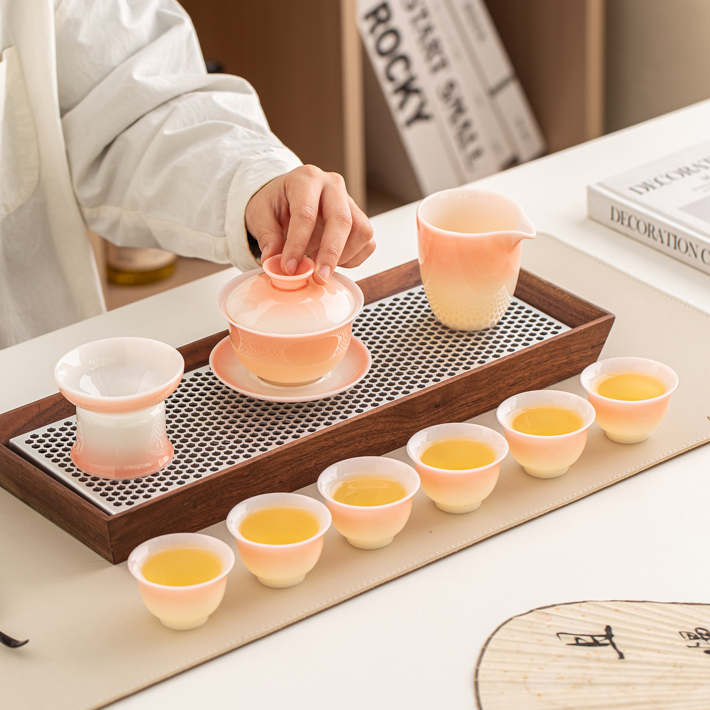 璞玉渐变盖碗悬停可旋转茶具套装功夫茶具家用客厅茶杯一整套茶具