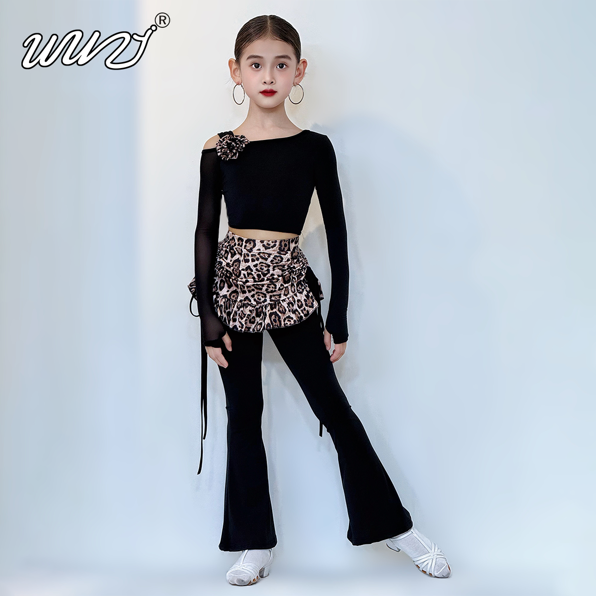 拉丁舞服女童长裤2026秋冬新款儿童高级感洋气练功服绒裤子套装