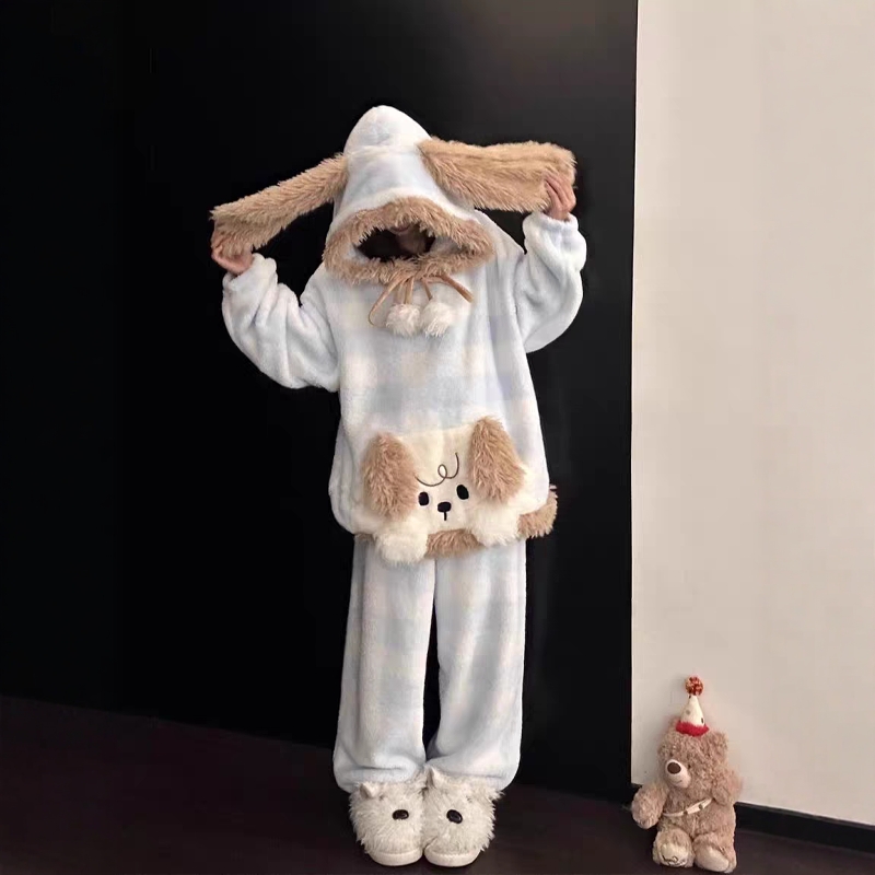 可爱毛绒小狗连帽珊瑚绒睡衣女款