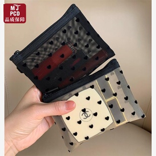 日本新款植绒爱心网纱小收纳包2026随身便携女新款旅行化妆包迷你