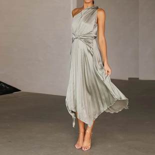 欧美气质酒会斜领单肩聚会连衣裙不规则无袖收腰百褶缎面长裙子女
