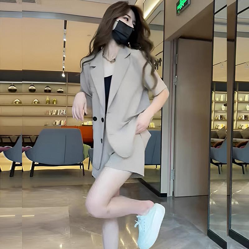 欧洲站2025新款夏季网红炸街减龄时髦气质轻奢职业短裤西服套装女