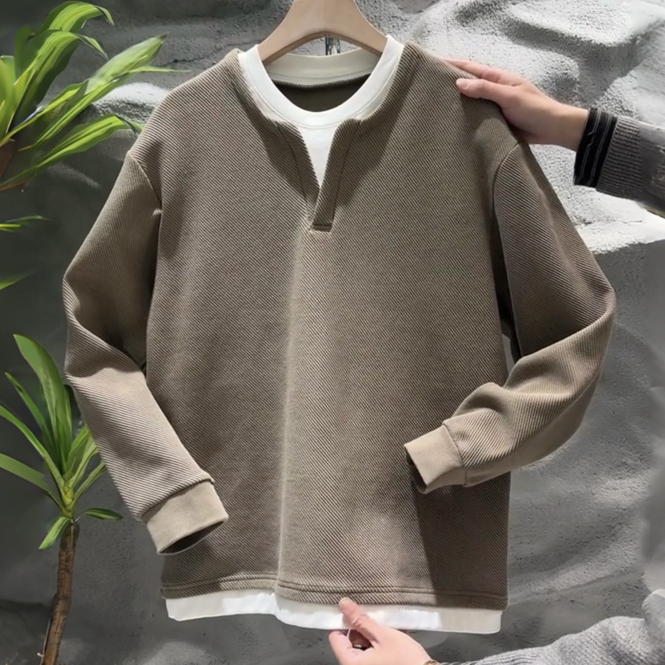 高档假两件时尚V领卫衣打底衫