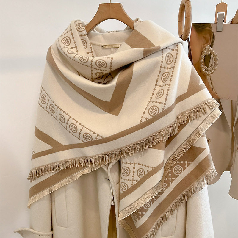 围巾女冬季新款时尚仿羊绒韩版加厚保暖气质双面复古大方巾礼盒装