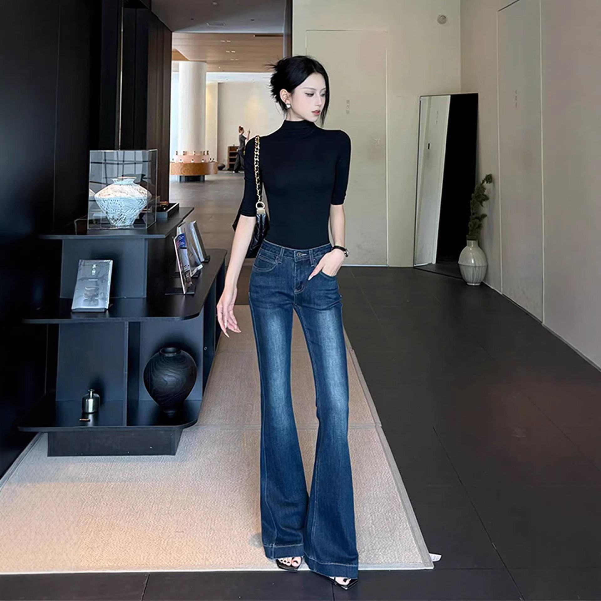 复古深蓝色微喇牛仔裤女2026新款秋冬修身显瘦裤子配高跟鞋喇叭裤,女装/女士精品,牛仔裤,淘宝优惠券,粉丝福利购,淘宝优惠卷