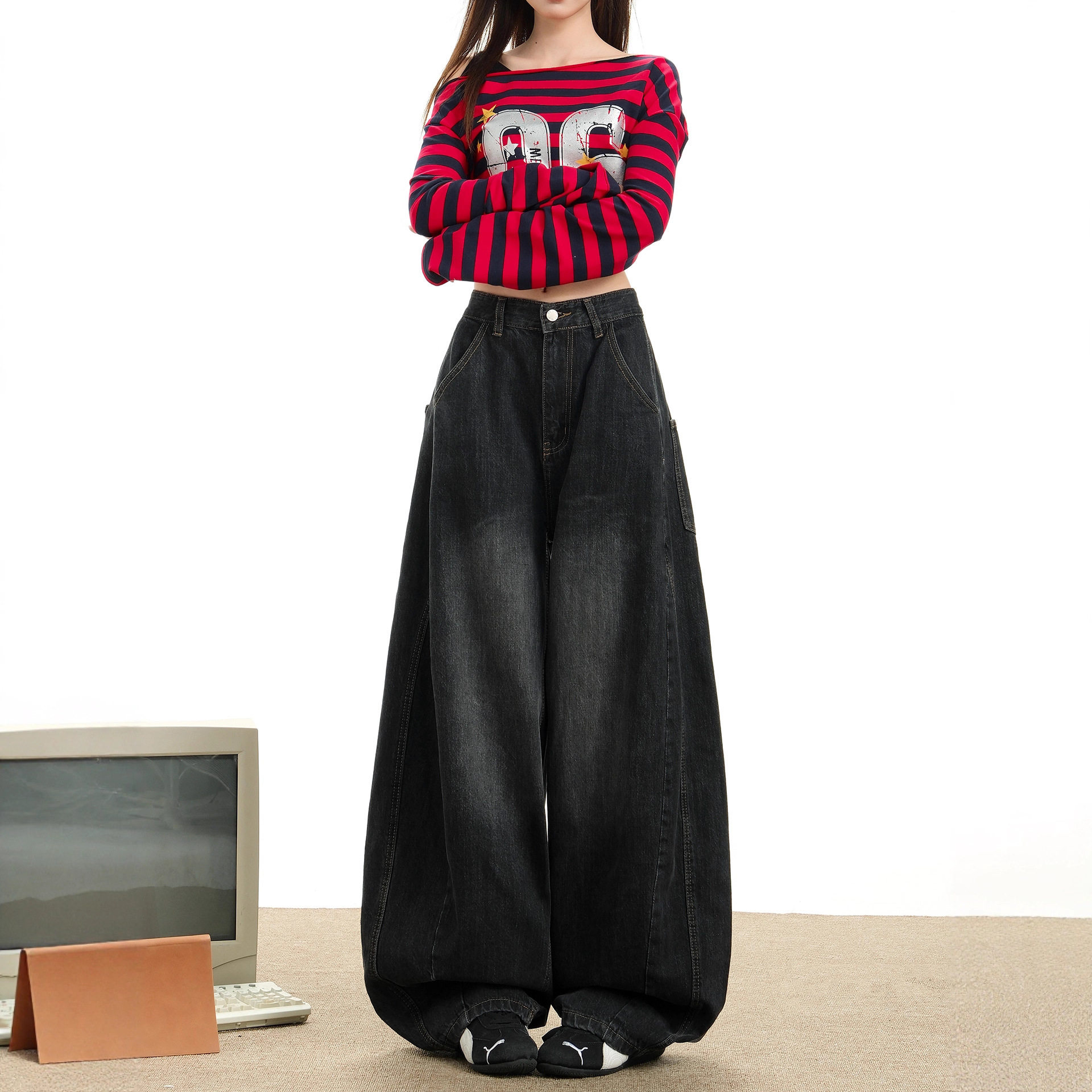 特大码黑灰色弯刀牛仔裤女2025秋冬新款美式慵懒风宽松阔腿镰刀裤,女装/女士精品,大码裤装,淘宝优惠券,粉丝福利购,淘宝优惠卷