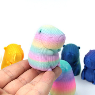 3D打印针织卡皮巴拉桌面摆件装 饰儿童玩具水豚公仔手办动物模型