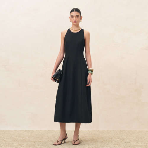 Fabrique ESSENTIAL 花苞收腰易打理黑色连衣裙女2026年早秋新品