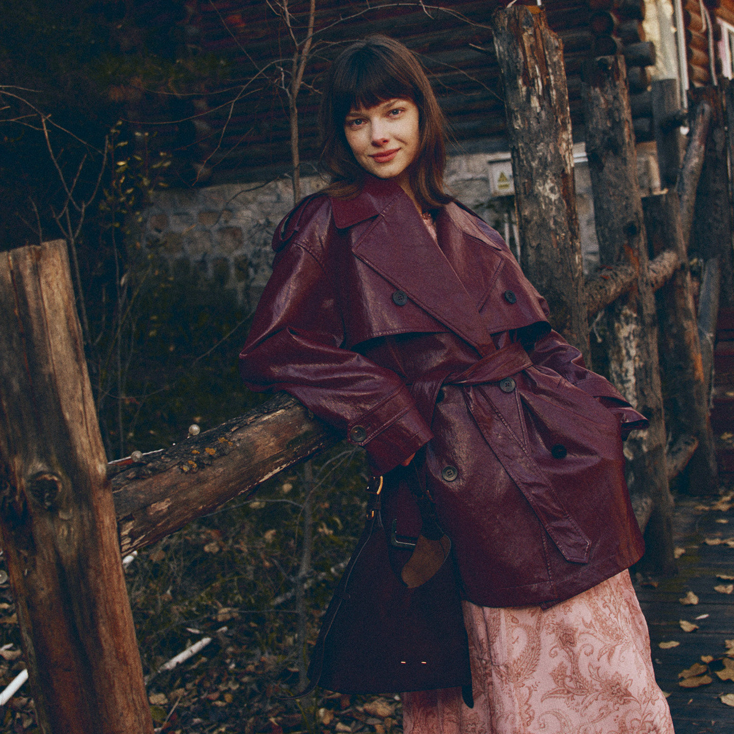 【大乐严选】Fabrique红油蜡感棕色收腰短款风衣环保皮衣外套女,女装/女士精品,风衣,淘宝优惠券,粉丝福利购,淘宝优惠卷