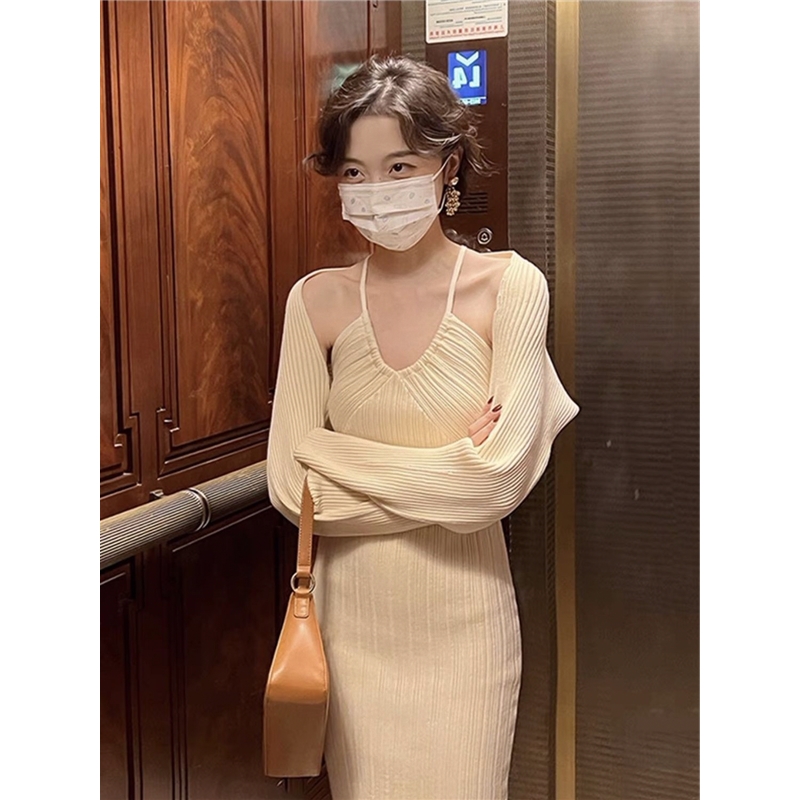 款春秋气质毛衣包臀长款裙