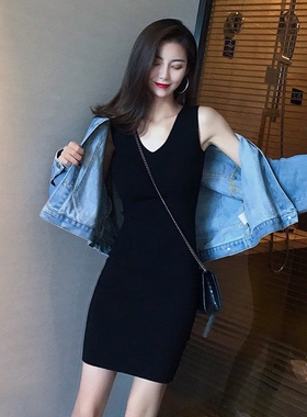 女吊带连衣裙背心黑色针织无袖打底裙2026年夏新款短裙子修身包臀